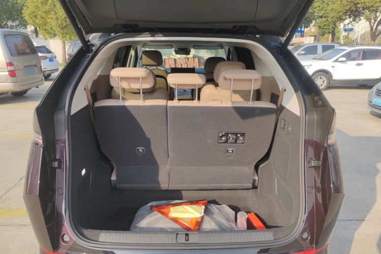 Used XPeng X9 2025 650 Long-Range Max Trunk