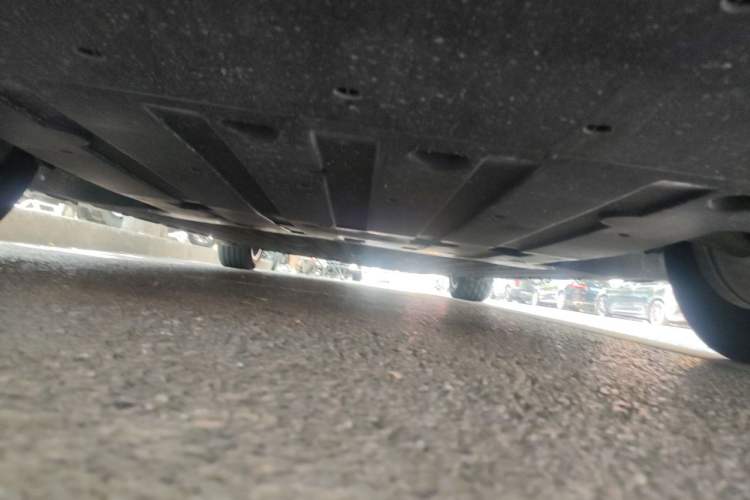 Used XPeng X9 2025 650 Long-Range Max Chassis Front