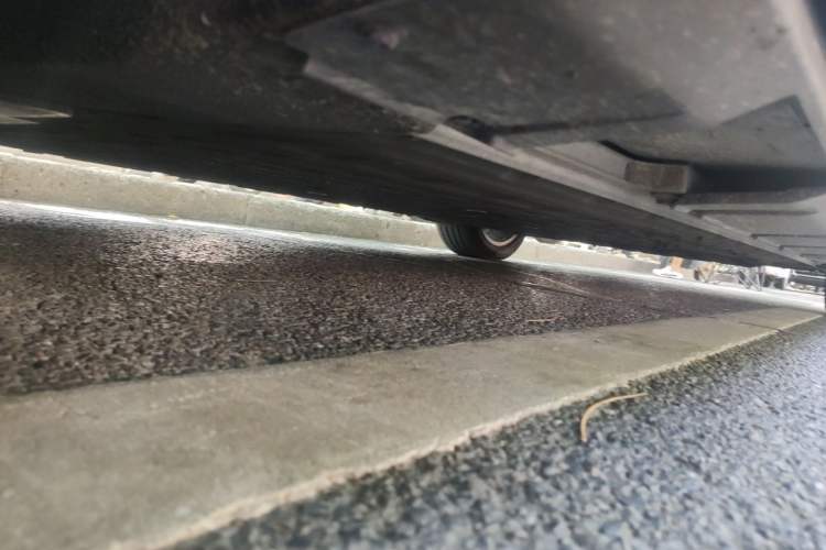 Used XPeng X9 2025 650 Long-Range Max Chassis Front Left