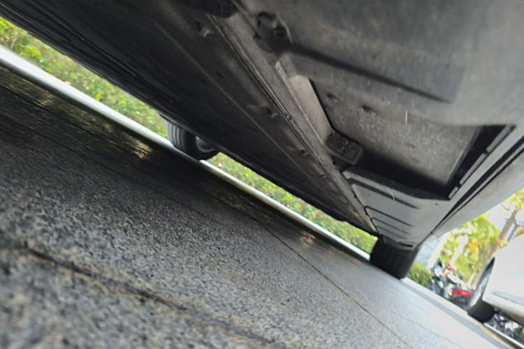Used XPeng X9 2025 740 Ultra-Long Range Max Chassis Front Left