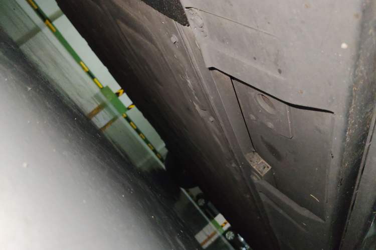 Used XPeng X9 2025 740 Ultra-Long Range Max Chassis Front Left