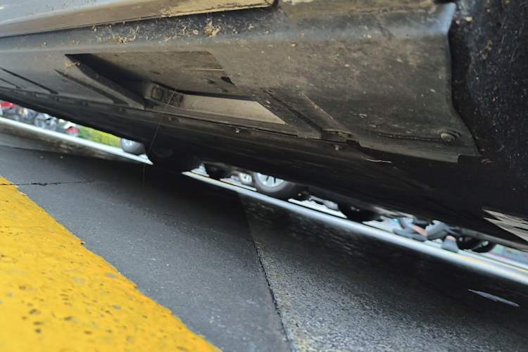 Used XPeng X9 2025 740 Ultra-Long Range Max Chassis Front Right