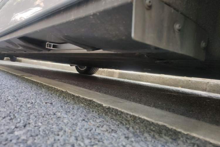 Used XPeng X9 2025 650 Long-Range Max Chassis Rear Left