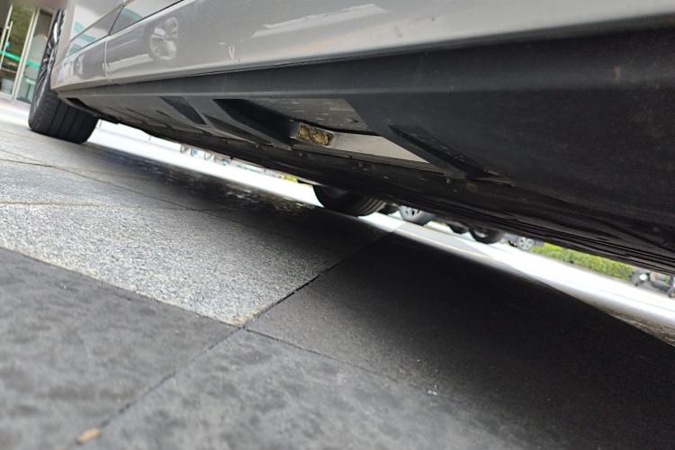 Used XPeng X9 2025 740 Ultra-Long Range Max Chassis Rear Left