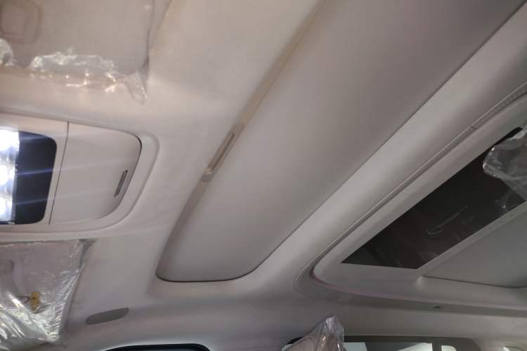 Used XPeng X9 2025 740 Ultra-Long Range Max Headliner