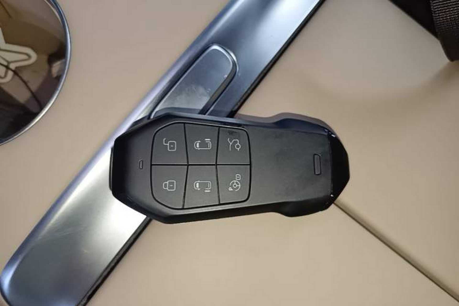 Used XPeng X9 2025 740 Ultra-Long Range Max Interior 1