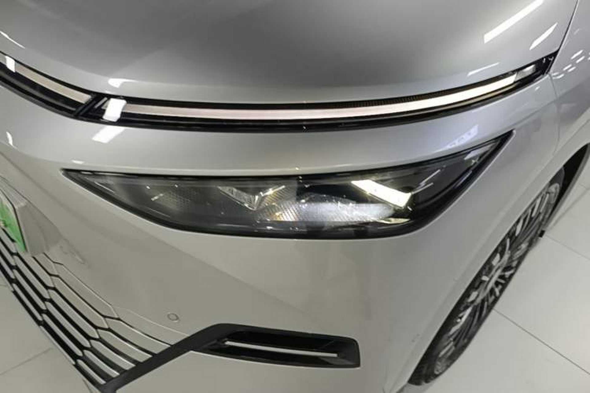Used XPeng X9 2025 740 Ultra-Long Range Max Left Front Headlight