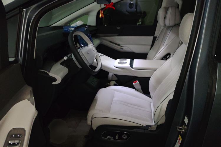 Used XPeng X9 2025 740 Ultra-Long Range Max Left Front Seat