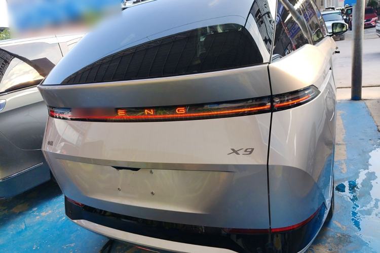 Used XPeng X9 2025 650 Long-Range Max Rear