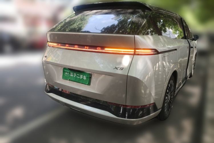 Used XPeng X9 2025 650 Long-Range Max Rear Right 45 Deg
