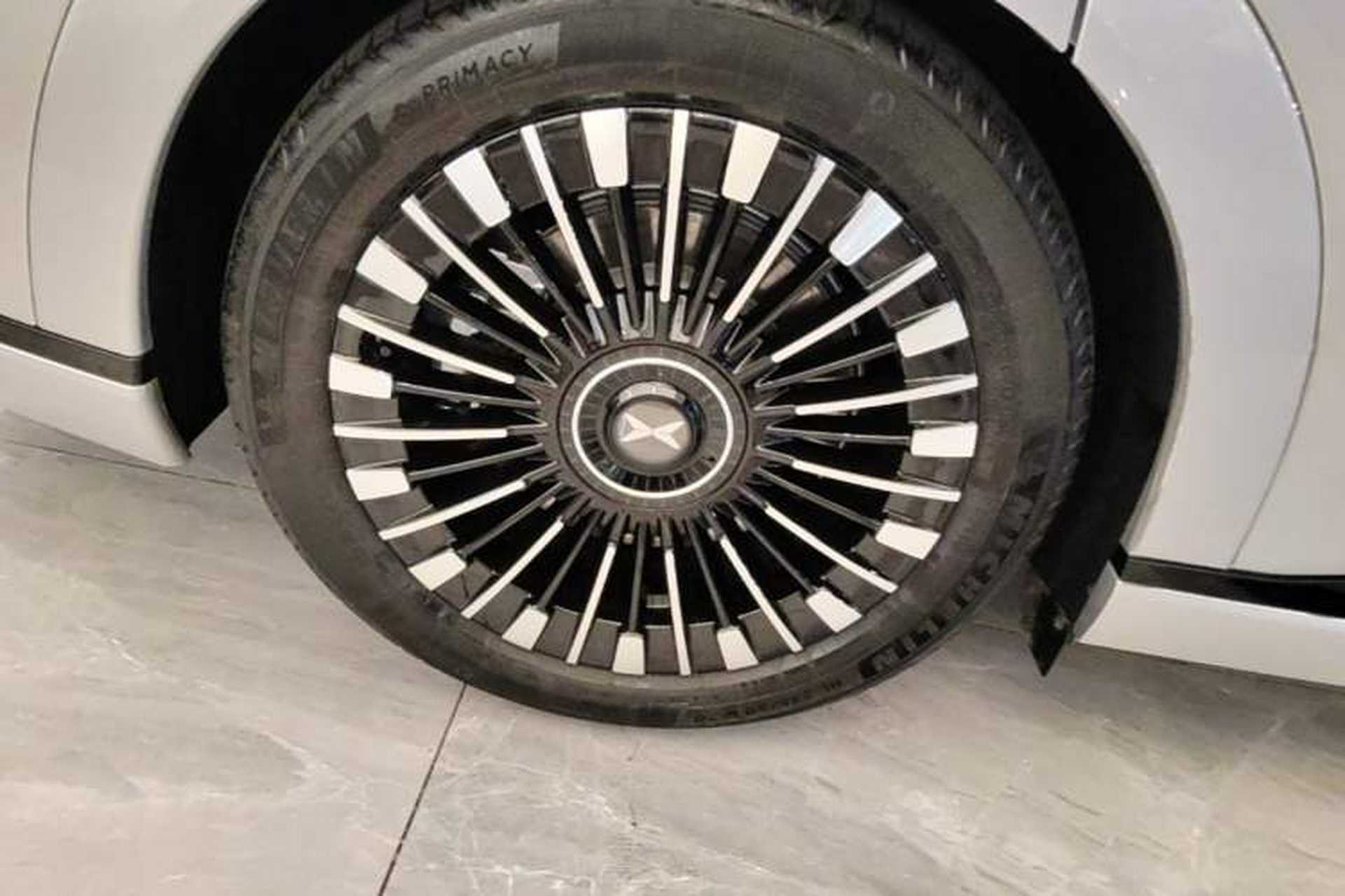 Used XPeng X9 2025 740 Ultra-Long Range Max Right Rear Wheel Hub