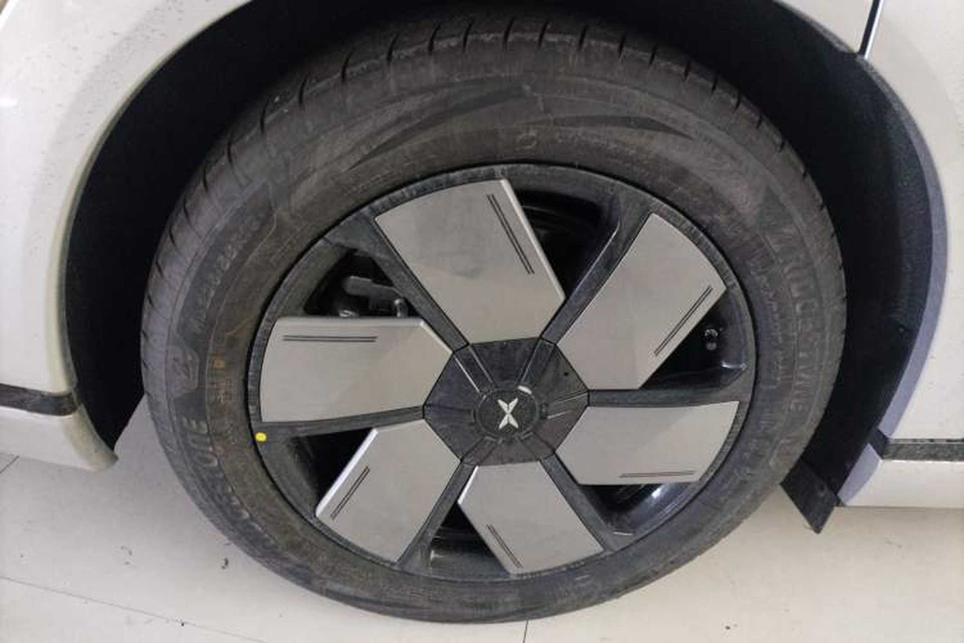 Used XPeng X9 2025 650 Long-Range Max Right Rear Wheel Hub