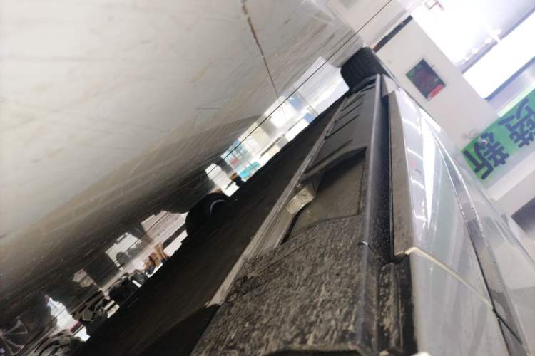 Used XPeng X9 2025 650 Long-Range Max Right Side Sill