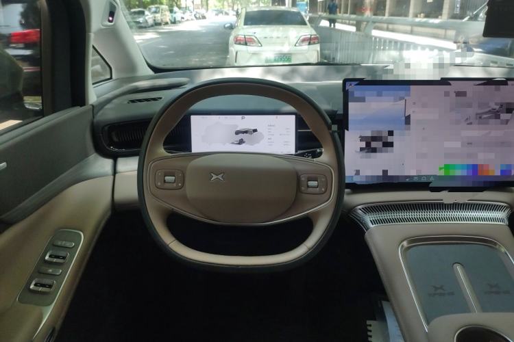 Used XPeng X9 2025 650 Long-Range Max Steering Wheel