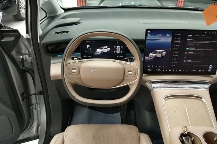 Used XPeng X9 2025 650 Long-Range Max Steering Wheel