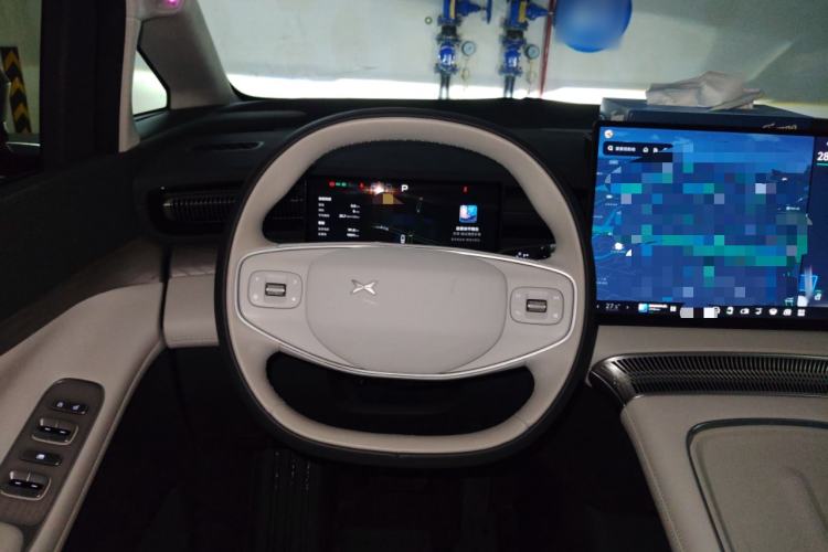Used XPeng X9 2025 740 Ultra-Long Range Max Steering Wheel
