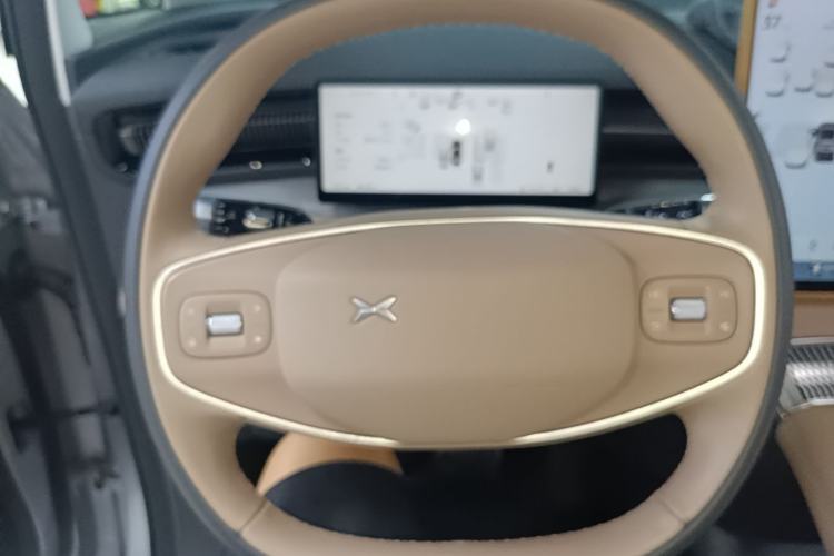 Used XPeng X9 2025 740 Ultra-Long Range Max Steering Wheel