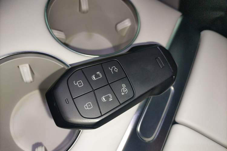 Used XPeng X9 2025 650 Long-Range Max Vehicle Key