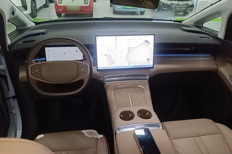 Used XPeng X9 2025 740 Ultra-Long Range Max Center Console