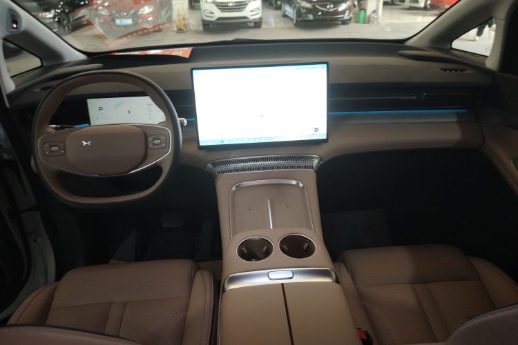 Used XPeng X9 2025 740 Ultra-Long Range Max Center Console