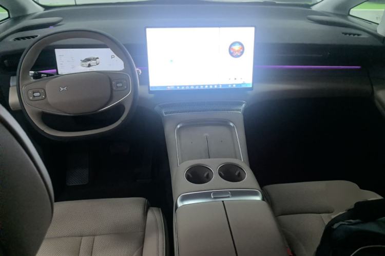Used XPeng X9 2025 740 Ultra-Long Range Max Center Console