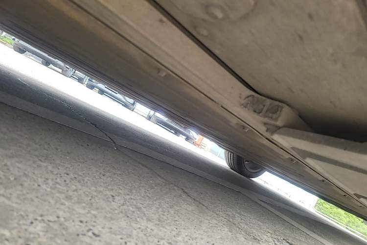 Used XPeng X9 2025 740 Ultra-Long Range Max Chassis Front Left