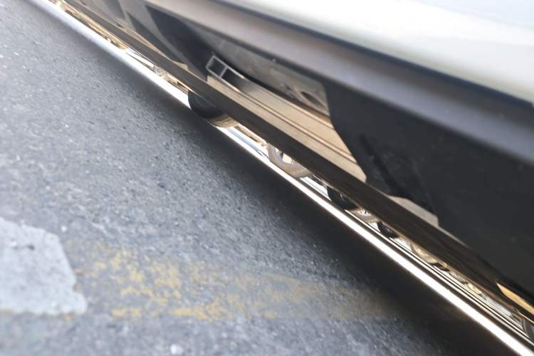 Used XPeng X9 2025 650 Long-Range Max Chassis Rear Left