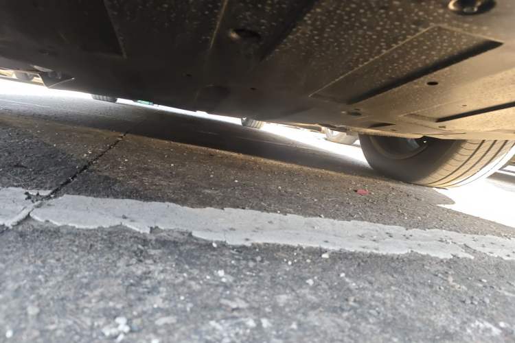 Used XPeng X9 2025 650 Long-Range Max Chassis Rear