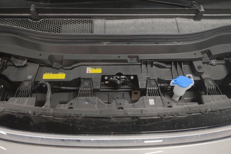 Used XPeng X9 2025 740 Ultra-Long Range Max Engine Bay