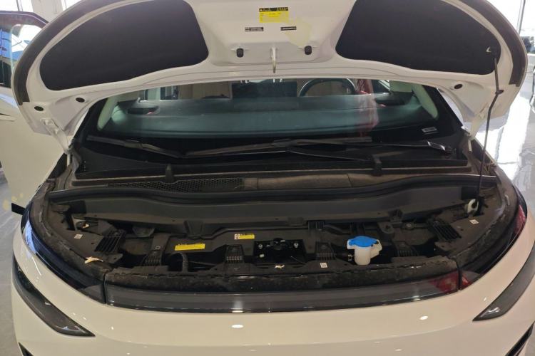 Used XPeng X9 2025 740 Ultra-Long Range Max Engine Bay