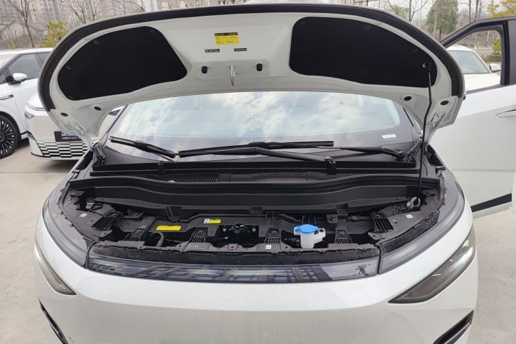 Used XPeng X9 2025 740 Ultra-Long Range Max Engine Bay
