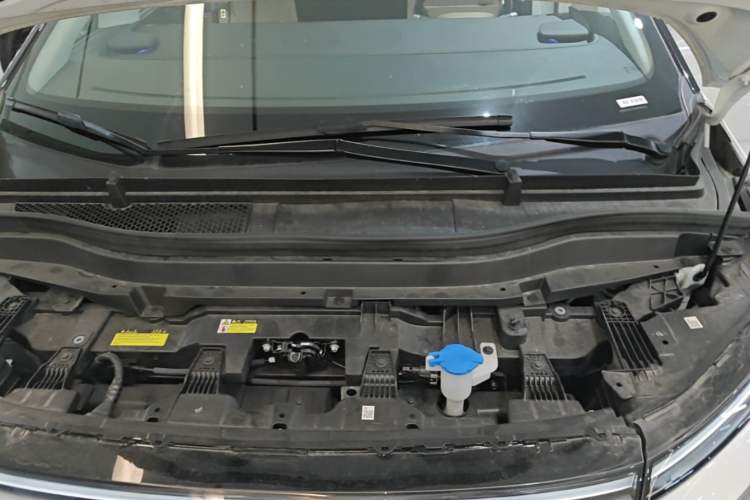 Used XPeng X9 2025 740 Ultra-Long Range Max Engine Bay