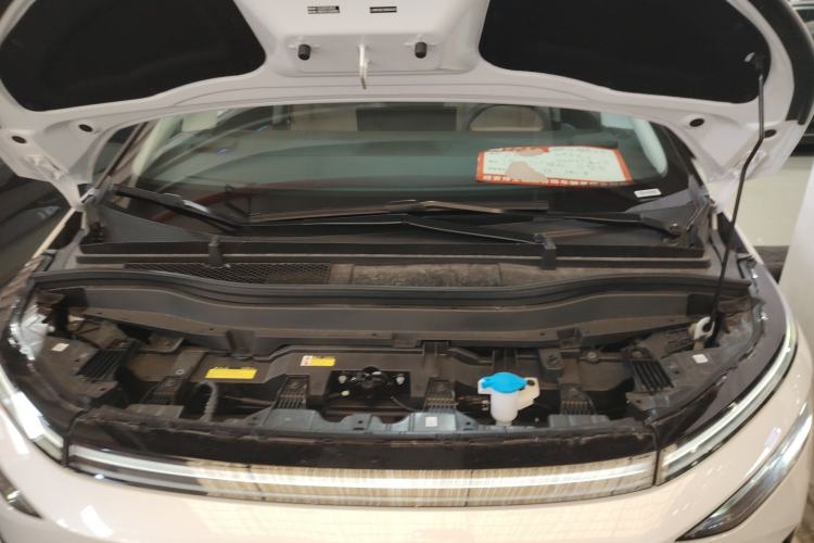 Used XPeng X9 2025 740 Ultra-Long Range Max Engine Bay