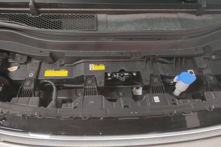 Used XPeng X9 2025 740 Ultra-Long Range Max Engine Bay