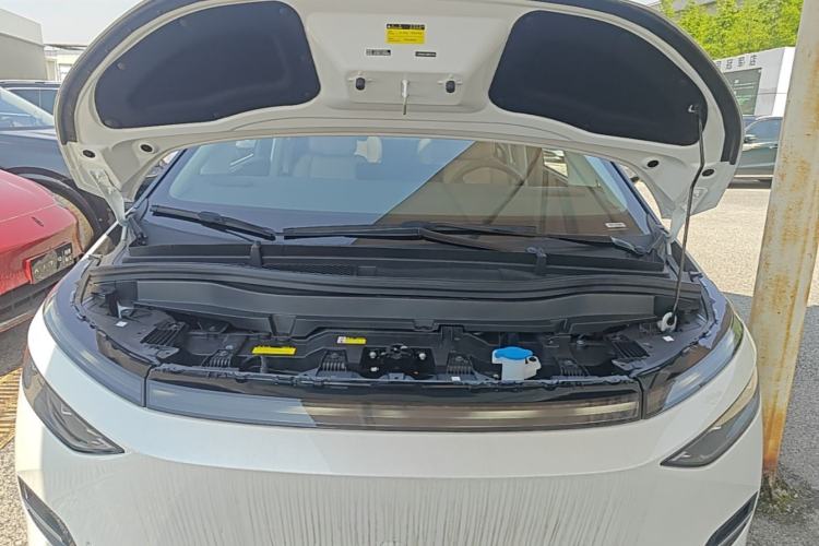 Used XPeng X9 2025 740 Ultra-Long Range Max Engine Bay