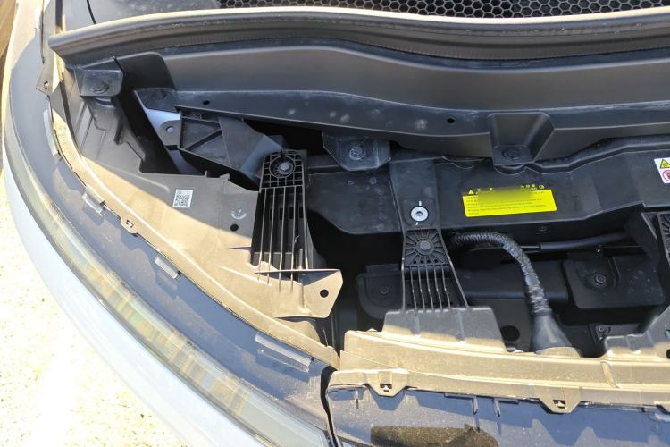 Used XPeng X9 2025 650 Long-Range Max Engine Bay Right