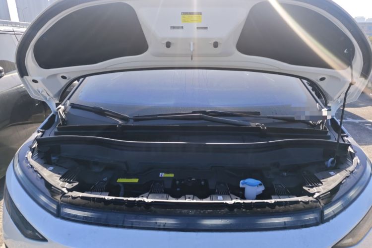 Used XPeng X9 2025 650 Long-Range Max Engine Bay