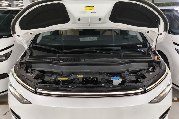 Used XPeng X9 2025 740 Ultra-Long Range Max Engine Bay