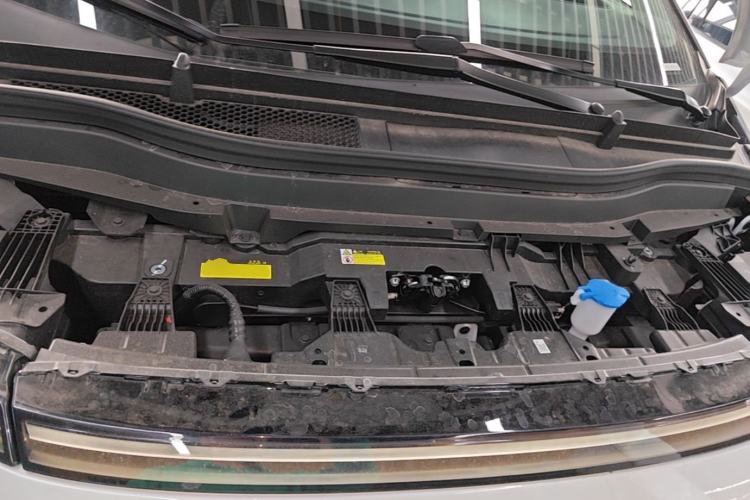 Used XPeng X9 2025 740 Ultra-Long Range Max Engine Bay