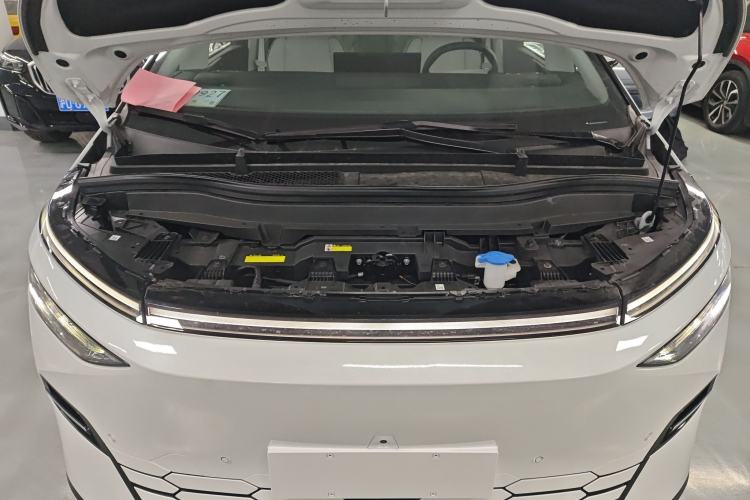Used XPeng X9 2025 650 Long-Range Max Engine Bay