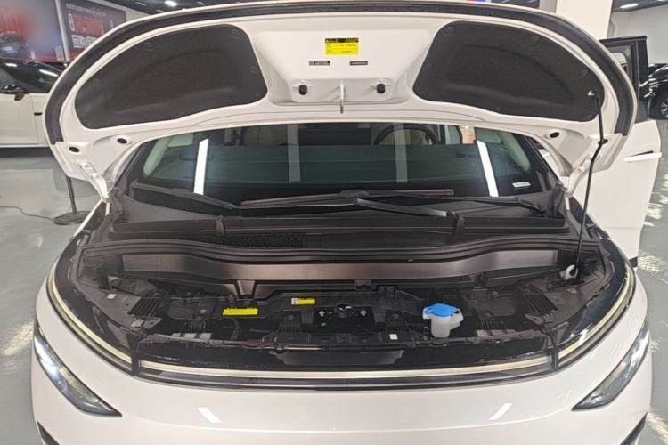 Used XPeng X9 2025 740 Ultra-Long Range Max Engine Bay