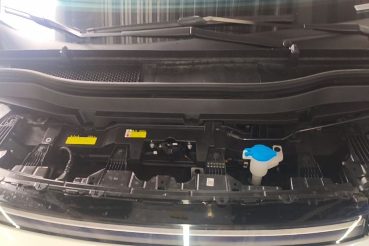 Used XPeng X9 2025 650 Long-Range Max Engine Bay