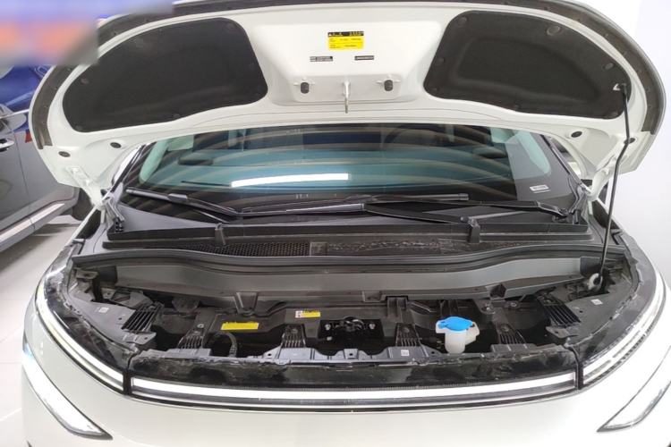 Used XPeng X9 2025 740 Ultra-Long Range Max Engine Bay