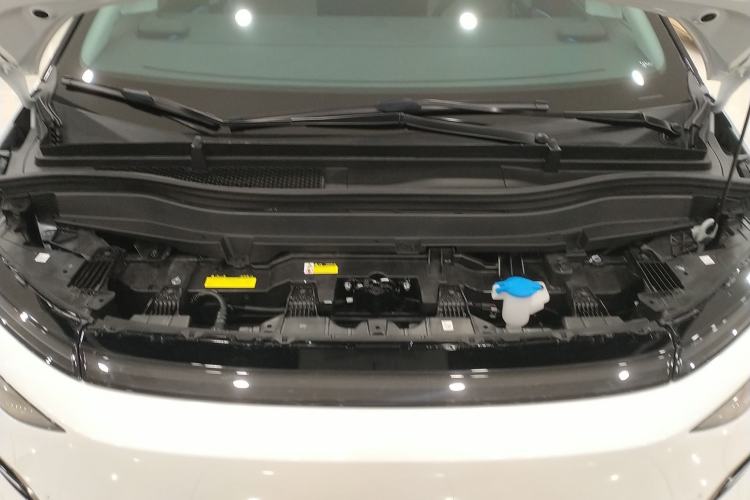 Used XPeng X9 2025 740 Ultra-Long Range Max Engine Bay