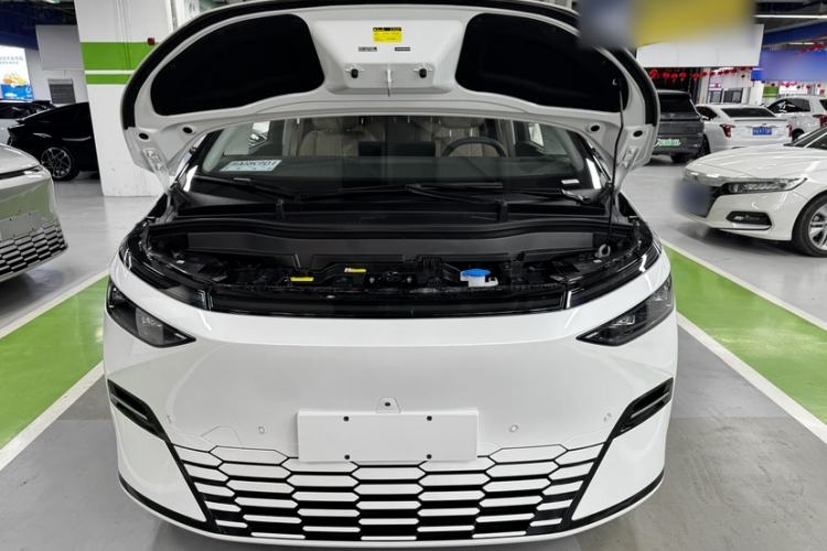 Used XPeng X9 2025 740 Ultra-Long Range Max Engine Bay