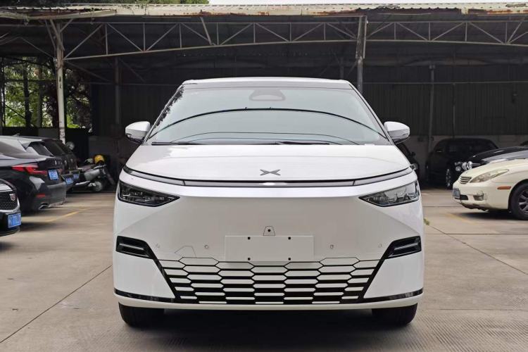 Used XPeng X9 2025 650 Long-Range Max Exterior 1