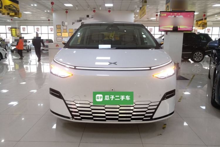 Used XPeng X9  Exterior 1