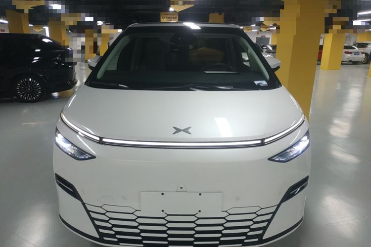 Used XPeng X9 2025 740 Ultra-Long Range Max Exterior 1