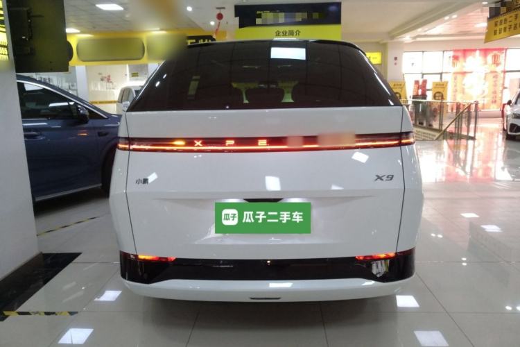 Used XPeng X9  Exterior 4