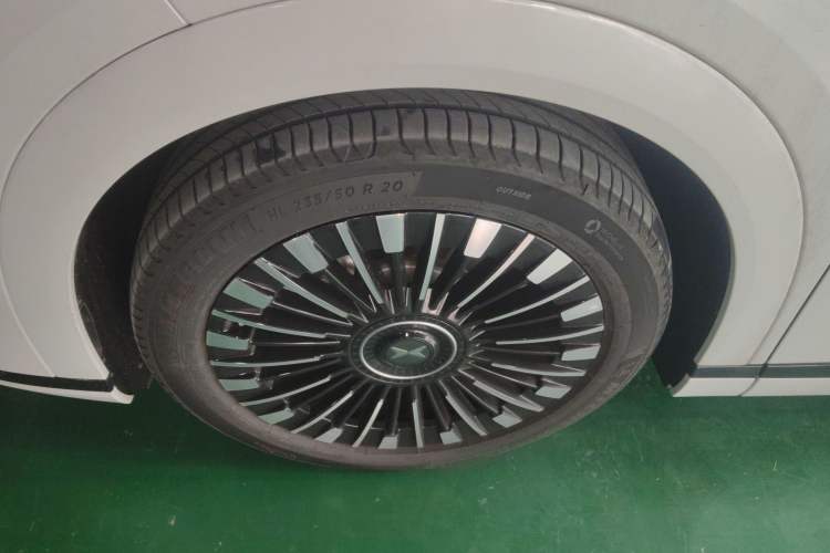 Used XPeng X9 2025 740 Ultra-Long Range Max Exterior 4